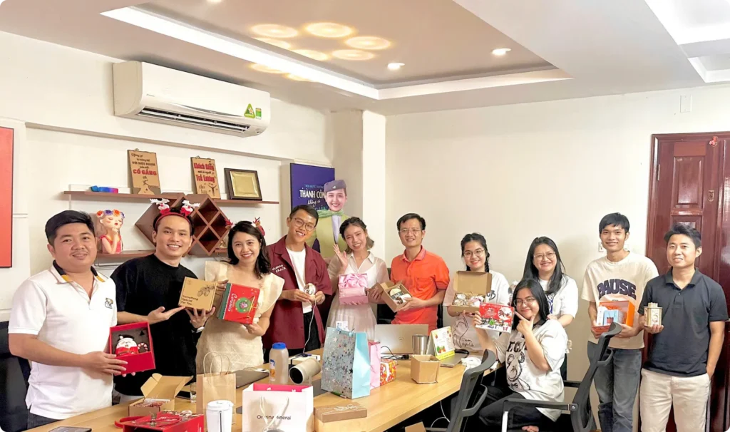 Giới thiệu 4 Nhân sự đội ngũ Booker