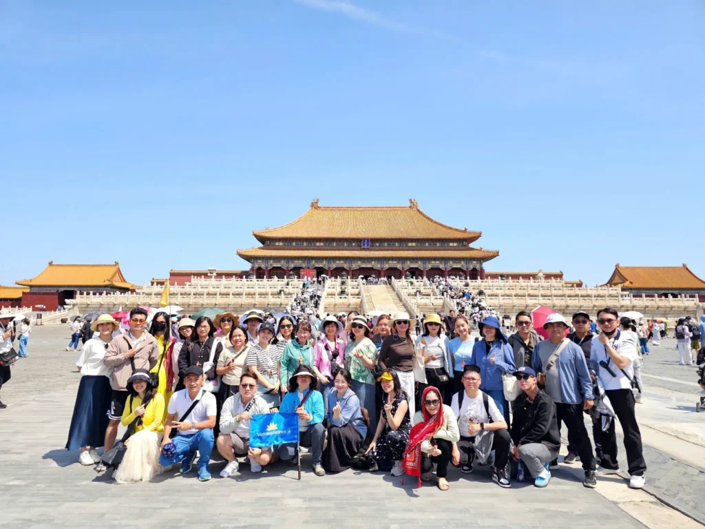 Trưởng phòng Booker Giấc Mơ Bay Rẻ đồng hành cùng Top 30 Booker xuất sắc Vietnam Airlines trong hành trình ý nghĩa 2 Tập thể Giấc Mơ Bay Rẻ cùng chuyến du lịch đi Bắc Kinh