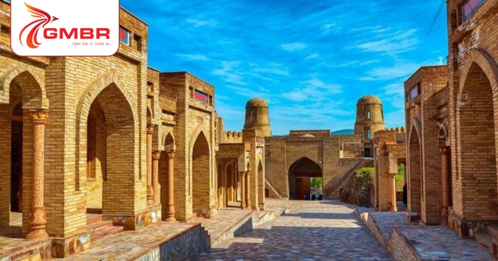 Du lịch Tajikistan: Thời điểm du lịch, Địa điểm, Lịch trình du lịch & Hãng hàng không khai thác chuyến bay đến Tajikistan 3 Pháo đài Hisor