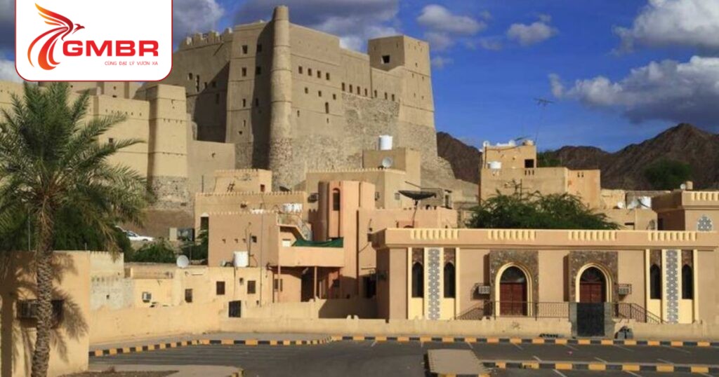 Du lịch Oman: Địa điểm du lịch, Lịch trình du lịch & Hãng hàng không khai thác chuyến bay đến Oman 3 Pháo đài Nizwa