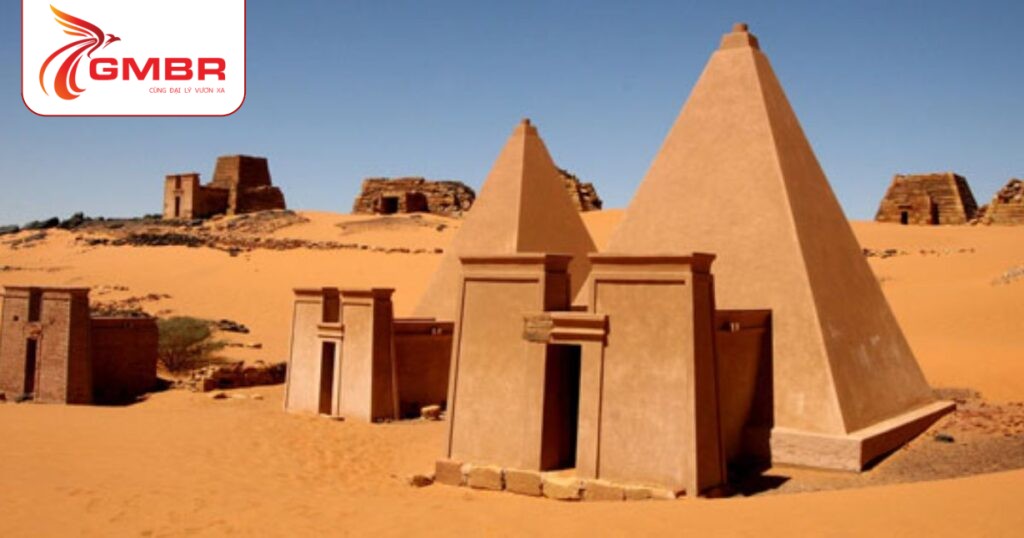 Quần thể kim tự tháp Meroe