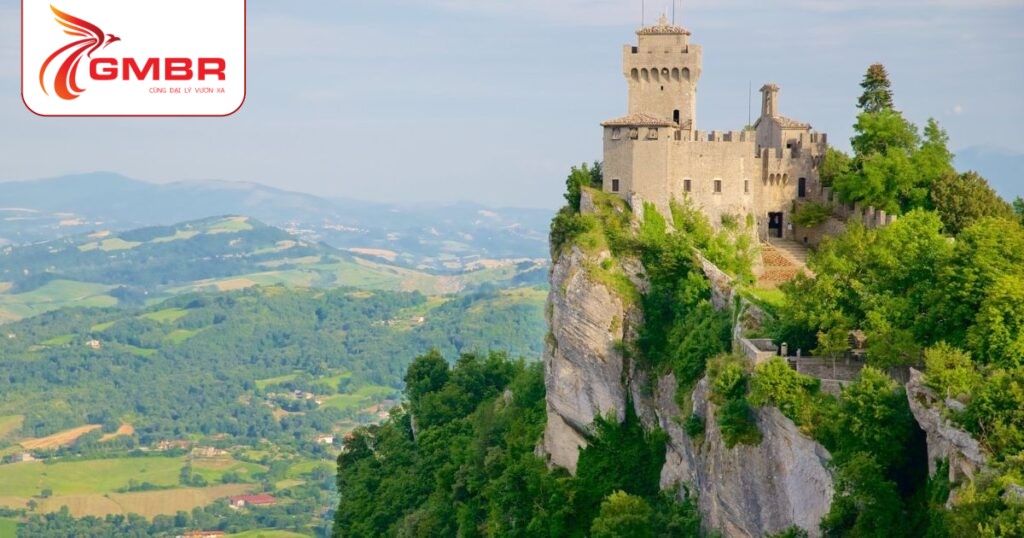 Du lịch San Marino: Thời điểm du lịch, Địa điểm, Lịch trình du lịch & Hãng hàng không khai thác bay đến San Marino từ Việt Nam 2 Tháp Guaita