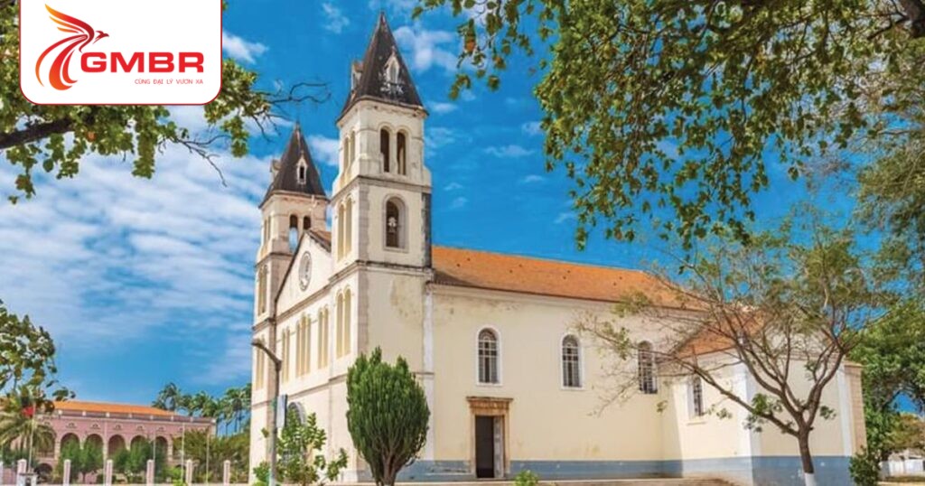 Du lịch São Tomé và Príncipe: Thời điểm du lịch, Địa điểm, Lịch trình du lịch & Hãng hàng không khai thác chuyến bay đến São Tomé và Príncipe 2 Thủ đô São Tomé